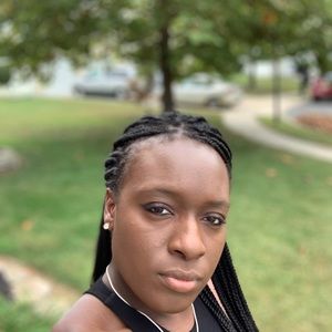 Meet your Posher, Lakisha